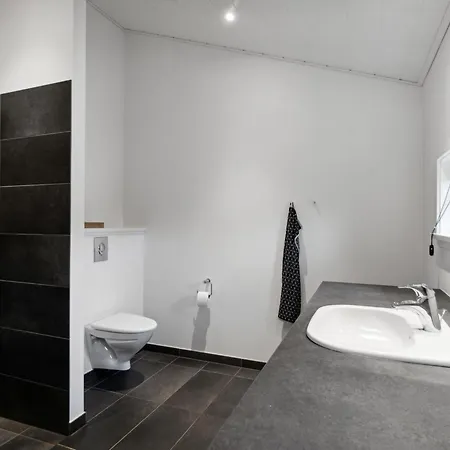 Einette - 100m From The Sea By Interhome